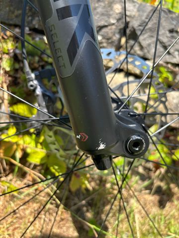 Rocky Mountain Instinct Carbon 50 2024 2024 Mountainbike usato, Grigio chiaro — immagine 6 di 7