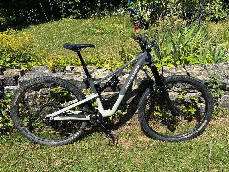 Tweedehands Rocky Mountain Instinct Carbon 50 2024 2024 MTB