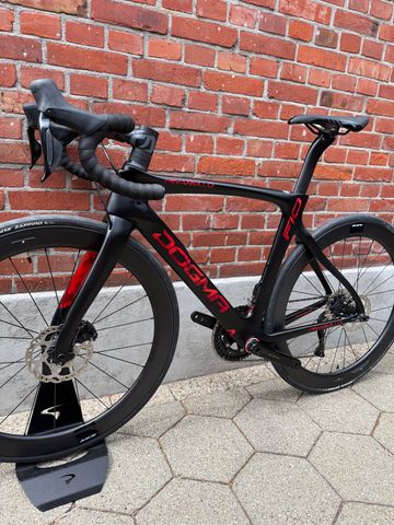 Used Pinarello Dogma Shimano 105 Di2 2024 Road & Gravel, Black — image 12 of 14