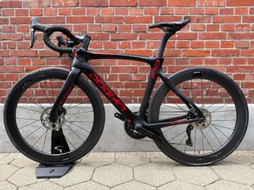 Used Pinarello Dogma Shimano 105 Di2 2024 Road & Gravel, Black — image 11 of 14