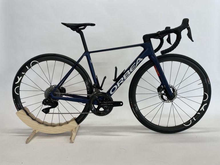 Orbea Orca Climbing Tour De France Femmes 2024 Cedrine Kerbaol 2024 Road & Gravel d'occasion — image 2 sur 11