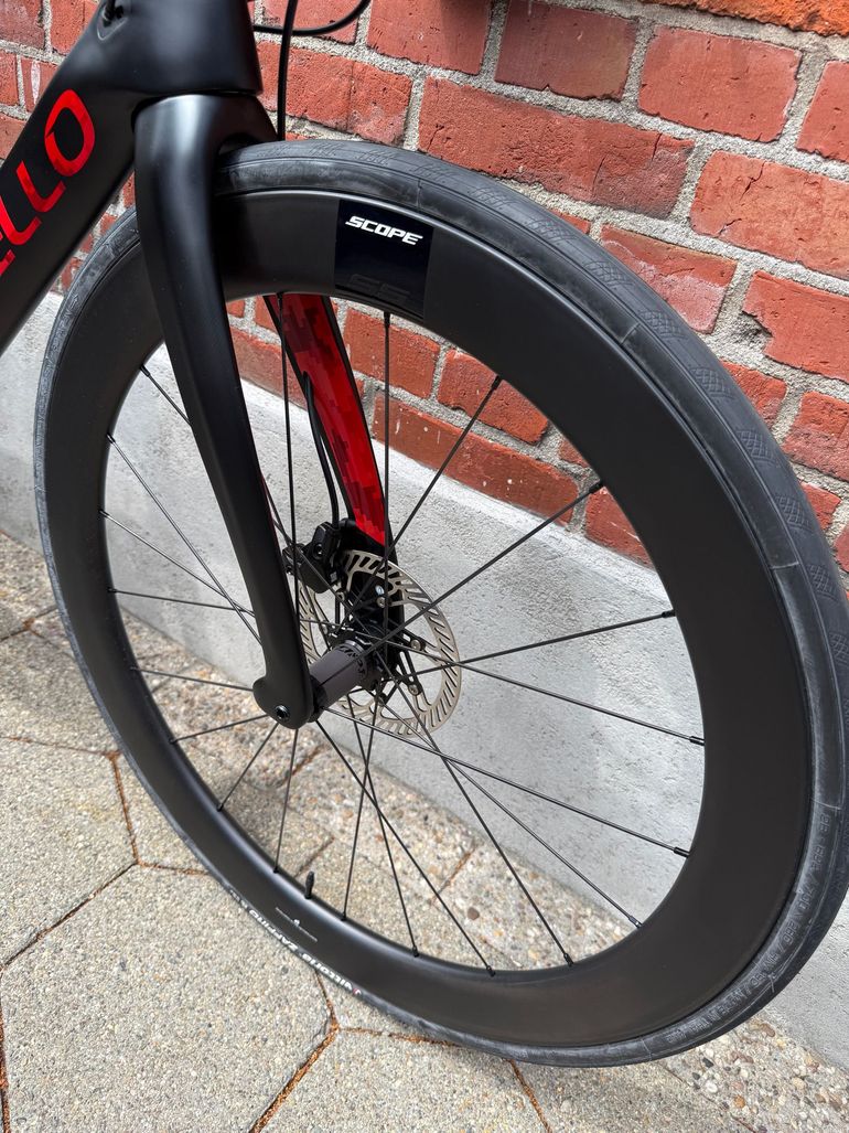 Used Pinarello Dogma Campagnolo Chorus 2024 Road & Gravel, Black — image 4 of 13