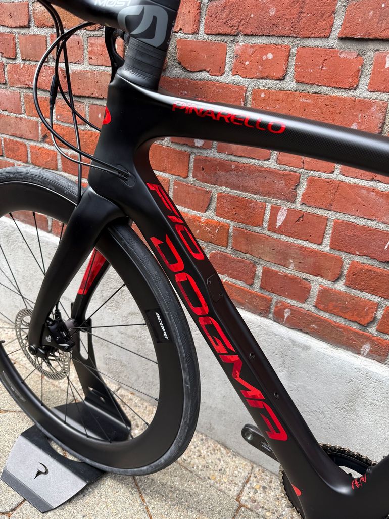 Used Pinarello Dogma Campagnolo Chorus 2024 Road & Gravel, Black — image 13 of 13