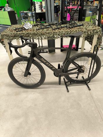 Used Scott Foil RC 20 2025 2025 Road & Gravel, Black — image 2 of 3