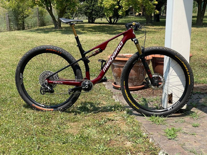 Used Megamo Custom SRAM XX 2024 Mountainbike, Red — image 1 of 7