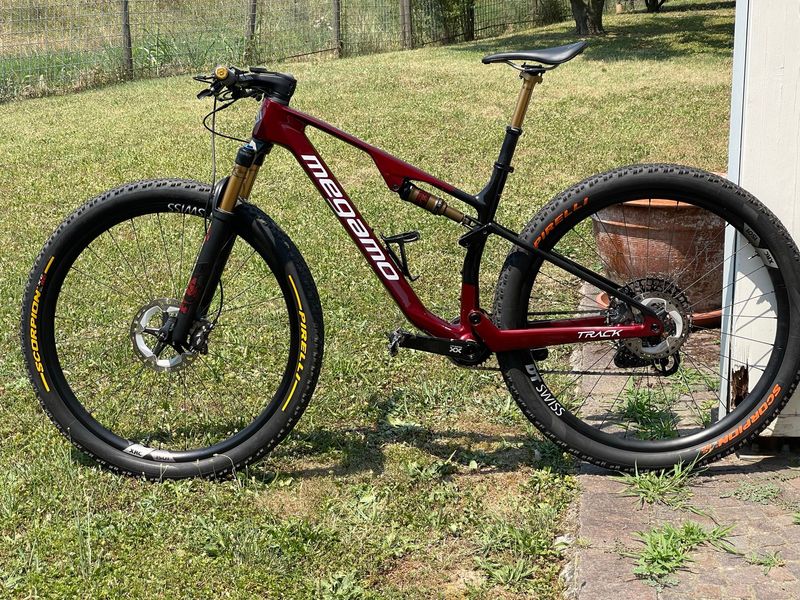 Used Megamo Custom SRAM XX 2024 Mountainbike, Red — image 2 of 7