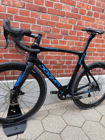 Used Pinarello Dogma Campagnolo Chorus 2024 Road & Gravel, Black — image 12 of 14