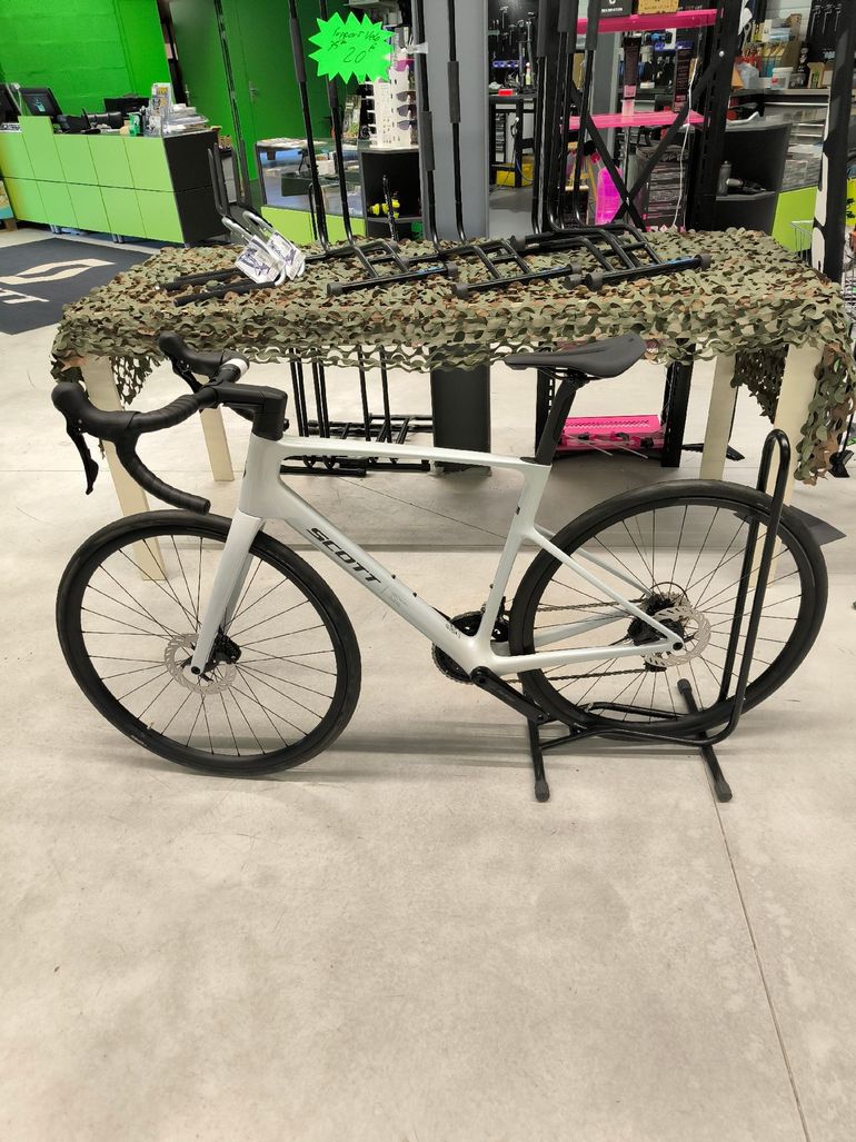 Scott Addict 50 2026 2026 Road & Gravel d'occasion — image 2 sur 3