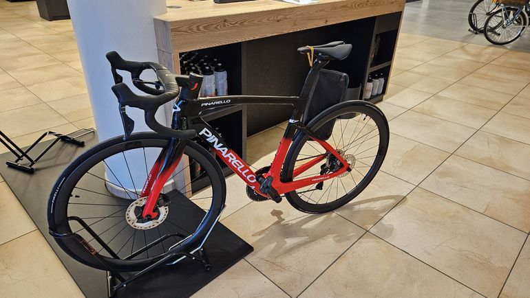 Used Pinarello F7 ULTEGRA Di2 2024 2024 Road & Gravel, Red — image 2 of 4