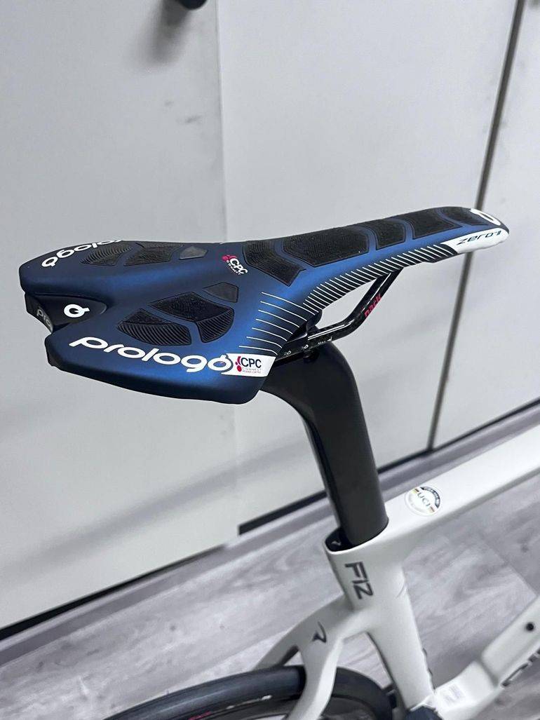 Used Pinarello DOGMA F12 RED ETAP AXS Disc 2022 2022 Road & Gravel, Light Gray — image 2 of 15