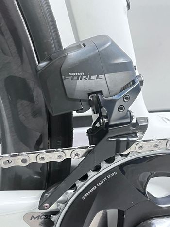 Used Pinarello DOGMA F12 RED ETAP AXS Disc 2022 2022 Road & Gravel, Light Gray — image 9 of 15