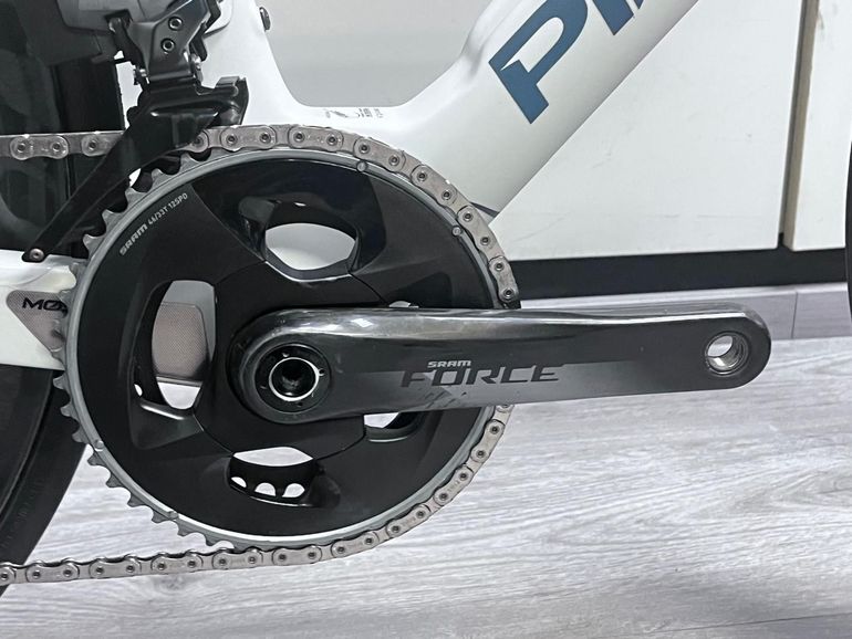 Used Pinarello DOGMA F12 RED ETAP AXS Disc 2022 2022 Road & Gravel, Light Gray — image 8 of 15