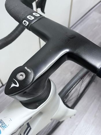 Used Pinarello DOGMA F12 RED ETAP AXS Disc 2022 2022 Road & Gravel, Light Gray — image 4 of 15