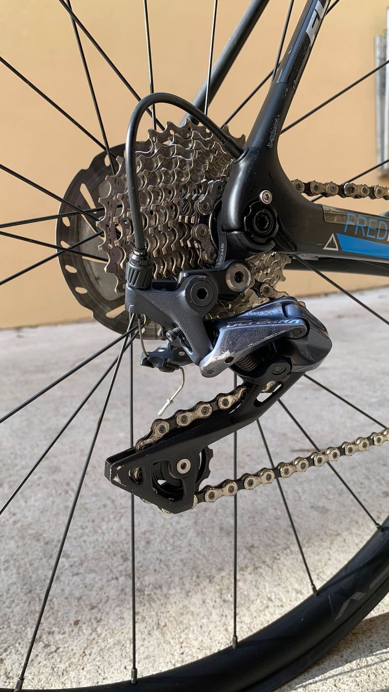 Used Fuji SL 2.1 Full Carbon Shimano Ultegra 11sp Disc - Size XL 2021 Road & Gravel, Black — image 10 of 15