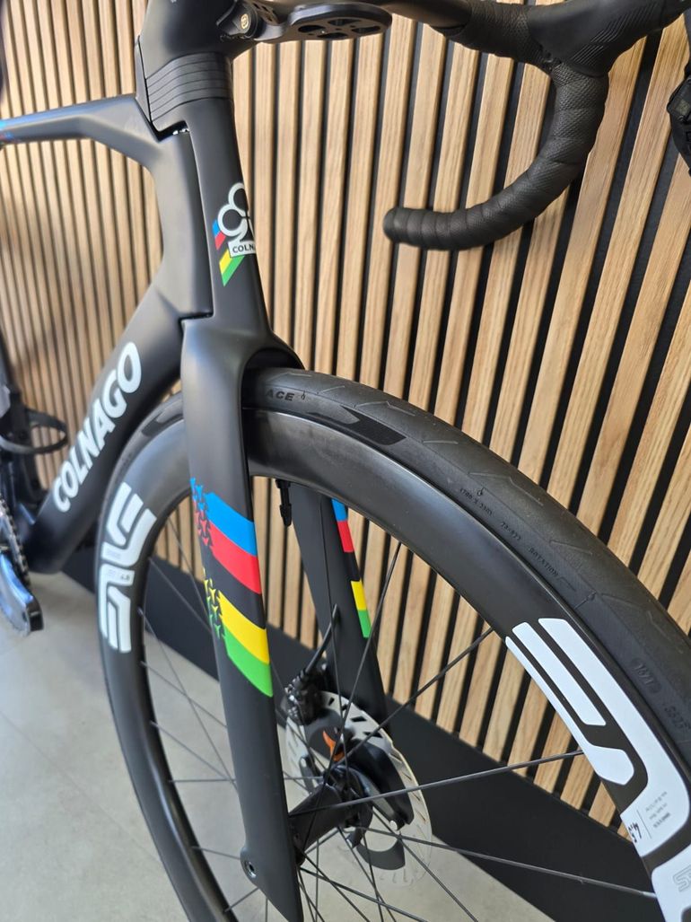 Colnago Y1Rs Shimano Dura Ace Di2 2026 2026 Road & Gravel d'occasion — image 3 sur 7