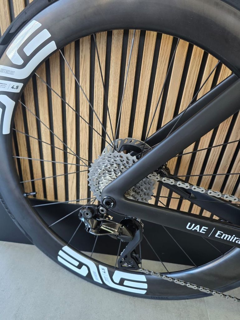 Colnago Y1Rs Shimano Dura Ace Di2 2026 2026 Road & Gravel d'occasion — image 6 sur 7