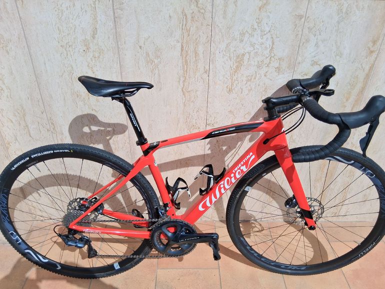 Tweedehands Wilier Cento1NDR SHIMANO ULTEGRA R8020 2022 2022 Road & Gravel — afbeelding 1 van 7