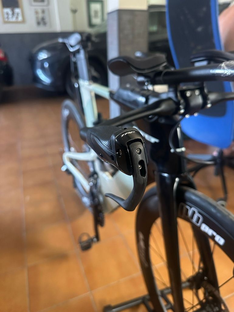 Felt IAx Advanced 105 2025 2025 Road & Gravel de segunda mano, Blanco — imagen 5 de 7
