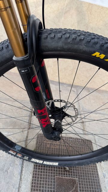 BH LYNX SLS 8.0 2024 2024 Mountainbike usato, Grigio chiaro — immagine 40 di 42