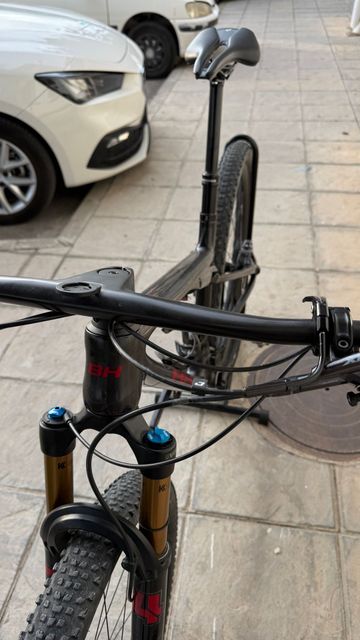 BH LYNX SLS 8.0 2024 2024 Mountainbike usato, Grigio chiaro — immagine 36 di 42