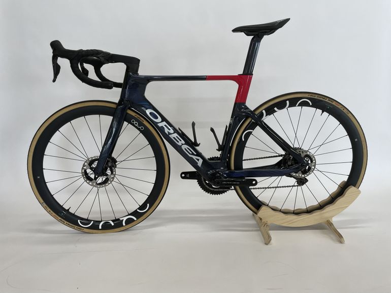 Orbea Orca Aero Team Ceratizit Pro Cycling 2025 2025 Road & Gravel d'occasion — image 3 sur 9
