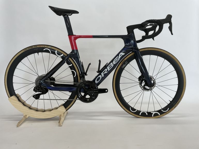 Orbea Orca Aero Team Ceratizit Pro Cycling 2025 2025 Road & Gravel d'occasion — image 2 sur 9