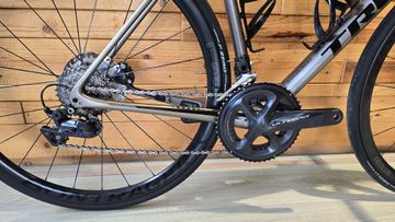 Trek Émonda SL 6 Pro 2018 2018 Road & Gravel usato, Grigio chiaro — immagine 3 di 13