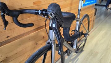 Trek Émonda SL 6 Pro 2018 2018 Road & Gravel usato, Grigio chiaro — immagine 9 di 13