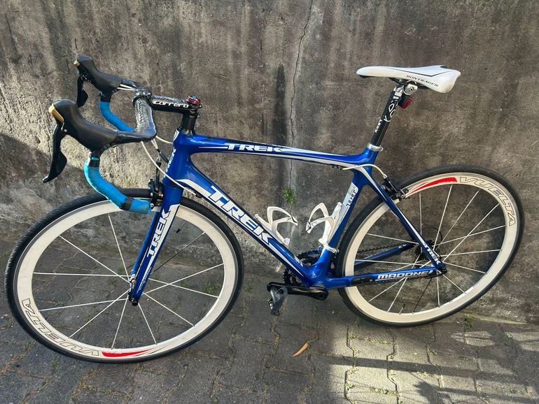 Used Trek Madone Shimano 105 2018 Road & Gravel, Blue — image 2 of 10