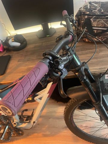 Gebrauchtes Polygon SISKIU D7 2021 2021 Mountainbike, Schwarz, 27.5, 29 — Bild 15 von 16