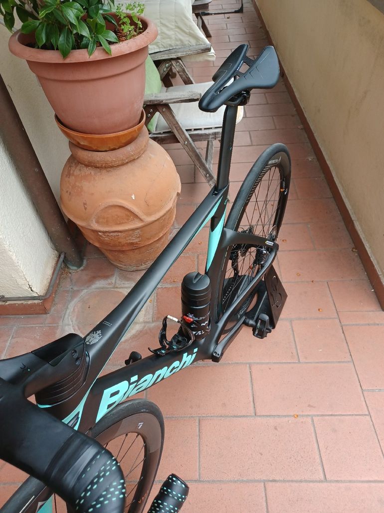 Used Bianchi Oltre PRO Ultegra Di2 2023 2023 Road & Gravel, Black — image 4 of 9