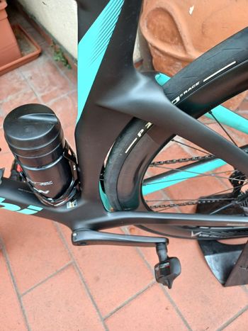 Used Bianchi Oltre PRO Ultegra Di2 2023 2023 Road & Gravel, Black — image 5 of 9