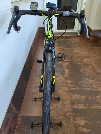 Tweedehands Cloot 700 x Custom Shimano Claris 2023 Road & Gravel — afbeelding 7 van 14