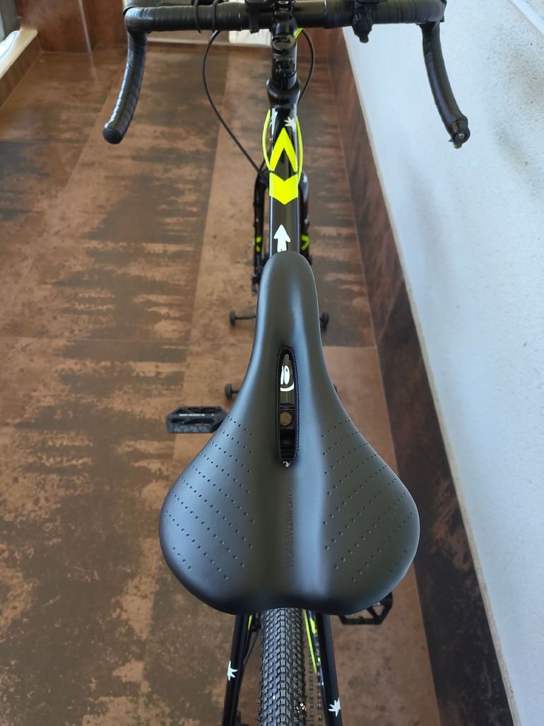 Tweedehands Cloot 700 x Custom Shimano Claris 2023 Road & Gravel — afbeelding 12 van 14