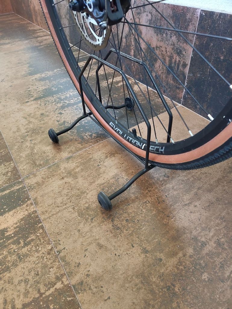 Tweedehands Cloot 700 x Custom Shimano Claris 2023 Road & Gravel — afbeelding 11 van 14