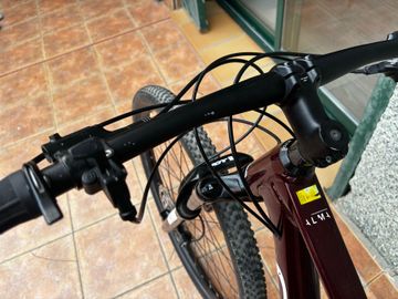 Gebrauchtes Orbea ALMA H11 2024 2024 Mountainbike, Rot, 29 — Bild 6 von 11