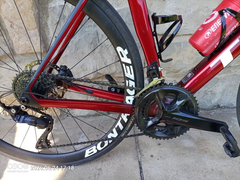 Used Trek Madone SL 5 Gen 8 2027 2027 Road & Gravel, Red — image 2 of 3