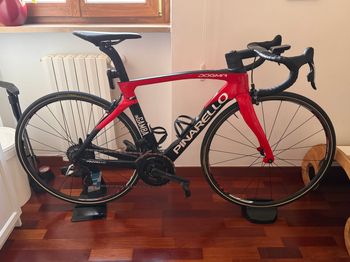 Tweedehands Pinarello DOGMA F RED ETAP AXS Rim 2024 2024 Road & Gravel — afbeelding 2 van 15