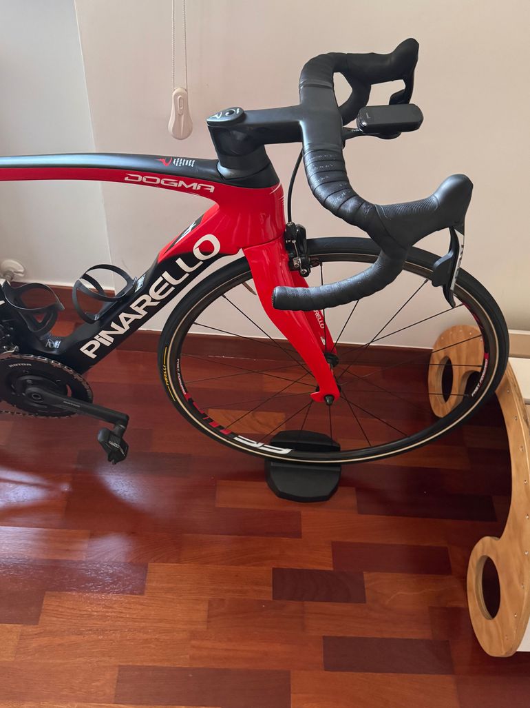 Tweedehands Pinarello DOGMA F RED ETAP AXS Rim 2024 2024 Road & Gravel — afbeelding 14 van 15