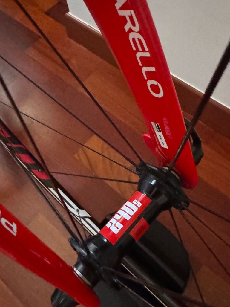 Tweedehands Pinarello DOGMA F RED ETAP AXS Rim 2024 2024 Road & Gravel — afbeelding 8 van 15