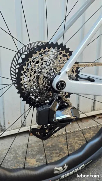 Tweedehands ILBIRS Gravel Carbone SRAM Force AXS XPLR 2026 Road & Gravel — afbeelding 7 van 15