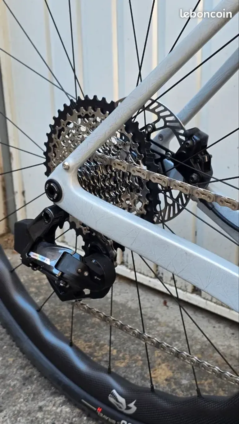 Tweedehands ILBIRS Gravel Carbone SRAM Force AXS XPLR 2026 Road & Gravel — afbeelding 12 van 15