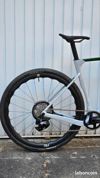Tweedehands ILBIRS Gravel Carbone SRAM Force AXS XPLR 2026 Road & Gravel — afbeelding 3 van 15