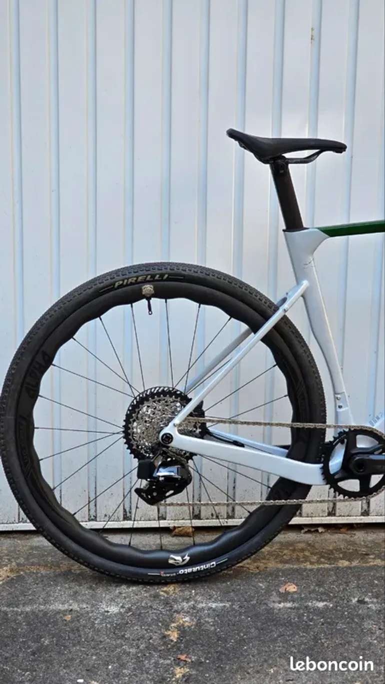 Tweedehands ILBIRS Gravel Carbone SRAM Force AXS XPLR 2026 Road & Gravel — afbeelding 3 van 15