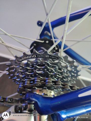 Używany GT Custom Shimano Sora 2012 Road & Gravel — zdjęcie 9 z 17