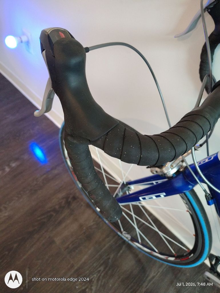 Used GT Custom Shimano Sora 2012 Road & Gravel, Blue — image 11 of 17