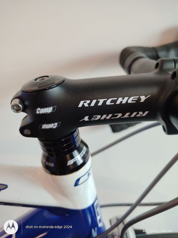 Używany GT Custom Shimano Sora 2012 Road & Gravel — zdjęcie 5 z 17