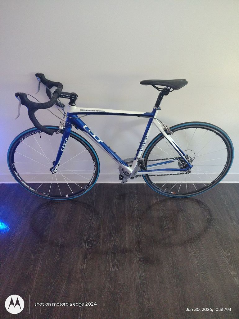 Used GT Custom Shimano Sora 2012 Road & Gravel, Blue — image 16 of 17