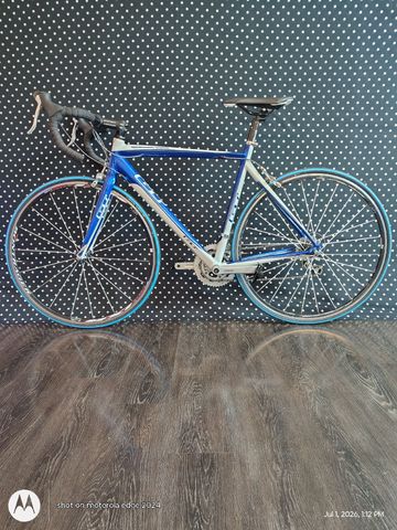 Używany GT Custom Shimano Sora 2012 Road & Gravel — zdjęcie 2 z 17