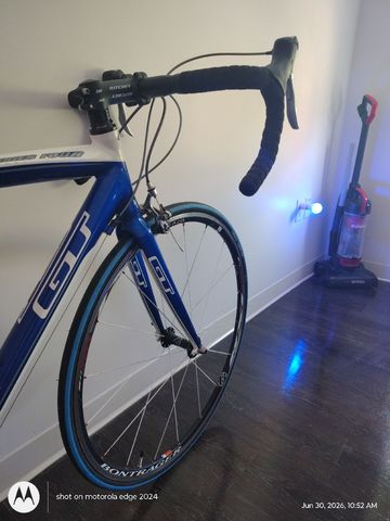 Używany GT Custom Shimano Sora 2012 Road & Gravel — zdjęcie 4 z 17